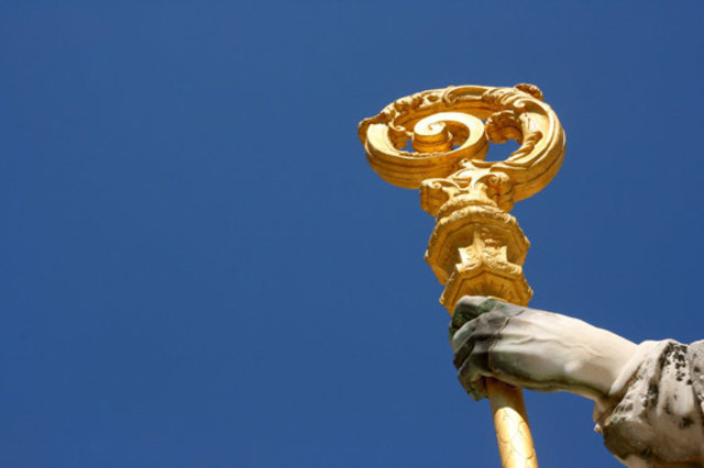 Die gute Idee, die Mitfeier der Bischofsweihe möglichst vielen Menschen zu ermöglichen war pastoral klug und der Sehnsucht der Menschen entgegen kommend.