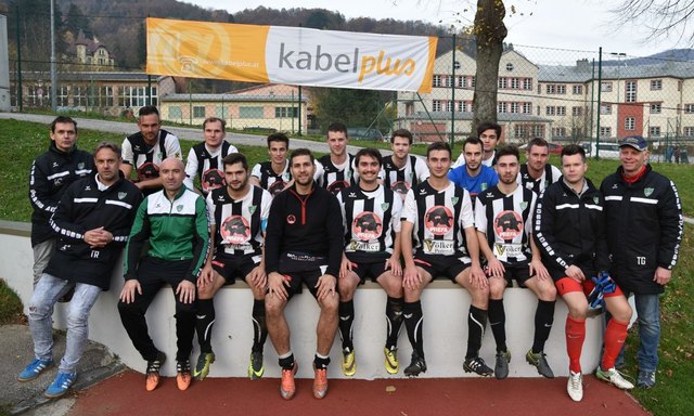 Der SC Lilienfeld rund um Obmann Gernot Edy (l.) sicherte sich den Herbstmeistertitel in der 1. Klasse West-Mitte. | Foto: privat