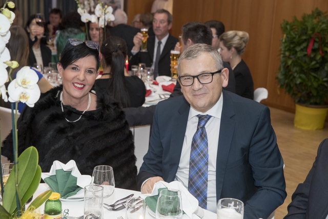 Leoben, Oesterreich,18.11.2017,Chronik. Bild zeigt ein Feature von der Straussgala 2017. 