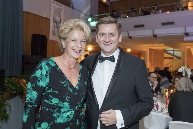 Leoben, Oesterreich,18.11.2017,Chronik. Bild zeigt ein Feature von der Straussgala 2017. 