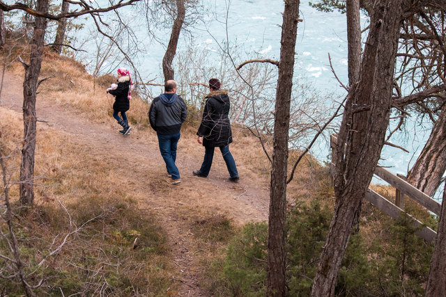 Bild 055: die letzten flachen Steigstrecken bevor es auf wenige Meter mittelsteil nach oben zum Radweg geht. © Ing. Günter Kramarcsik
