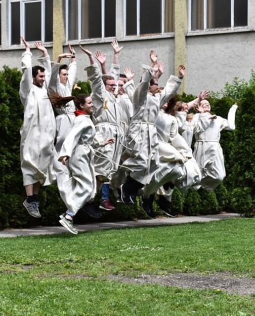 Über 500 Ministranten machen Luftsprünge...Die Freude der gemeinsamen Feier im Gottesdienst soll andauern und so gibt es im Anschluss daran noch ein fest für Kinder und Jugendliche. | Foto: franziskaner.net/ Br. Igor Hollmann