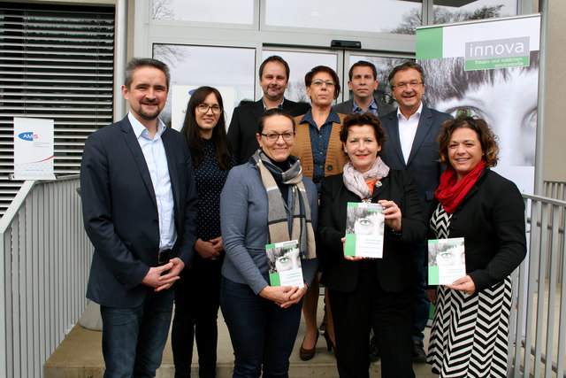 SPÖ-Landesrätin Ursula Lackner (vorne 2.v.r.) mit Vertretern der regionalen Politik, des AMS und von Innova. | Foto: SPÖ Südoststeiermark