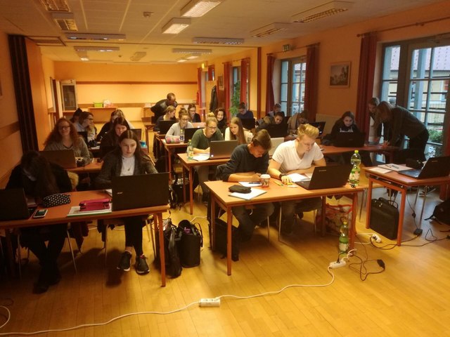 Volle Konzentrastion bei den vierten Jahrgängen beim Mathe-Camp der HLW Deutschlandsberg im JUFA. | Foto: HLW