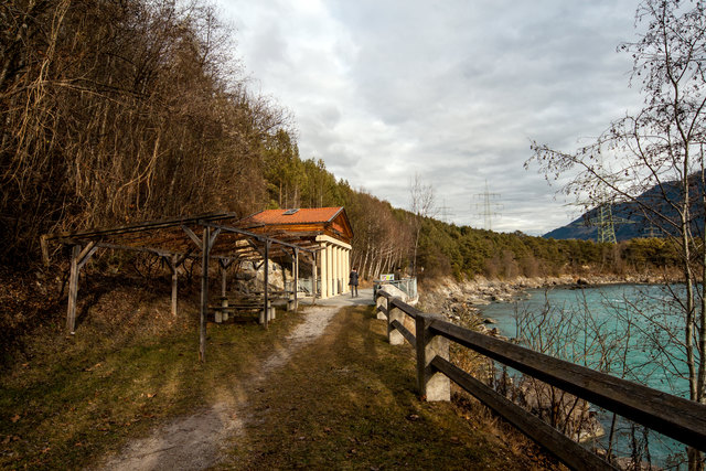 Bild 81: Das "Römerbadl" am nördlichen Innufer mit Blick zurück nach Osten. © Ing. Günter Kramarcsik