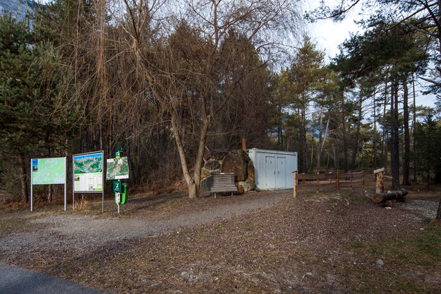 Bild 003 mit Markierungspunkt Nr. II in Übersichtskarte. Rastplatz, Informationstafeln und öffentliches WC. © Ing. Günter Kramarcsik