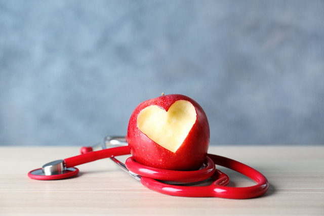 Gesunde Ernährung ist wichtig, um Typ-2-Diabetes zu bekämpfen und das Herz gesund zu erhalten. | Foto: Africa Studio / Fotolia