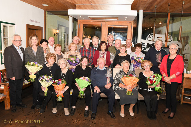 Bürgermeister Ferdinand Köck, Ingrid Breiter, Gertrude Poininger (Schwester von Hermine Fröch), Helene Bauer, Wilhelm und Karin Hasenöhrl, Hermine Fröch, Franziska Böhm, Han-Peter Schneider, Hans Böhm, Humbert Augustynowicz, Werner und Erika Wandl, GGR Ernst Spitzbart, Manfred und Christiana Biegler, Wilhelmine Kaminsky, GR Klaus Tremmel, Maria Rothmayer, Alice Kern, Rudolf Jaborek sowie GR Helga Dworan.