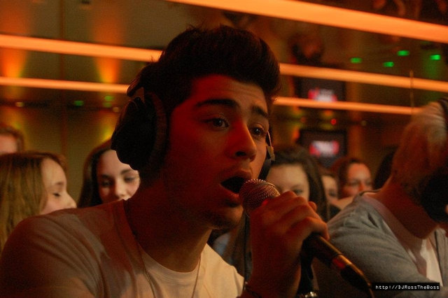 Was hat Zayn mit Selena zu tun? | Foto: Zayn(4)_DJRosstheboss_flickr_CC BY-SA 2.0.jpg