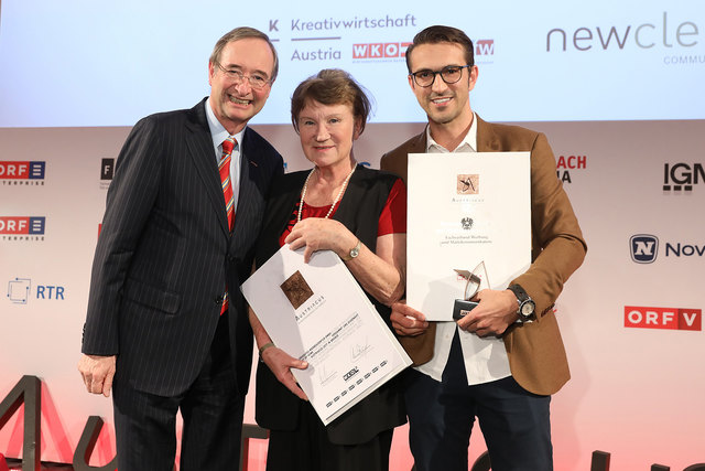 Austriacus Bundeswerbepreis Österreich: WKO-Direktor Dr. Christoph Leitl mit Dr. Maria Hengstberger (Aktion Regen ) und Thomas Klepits (ideas4you) bei der Preisübergabe. | Foto: Katharina Schiffl