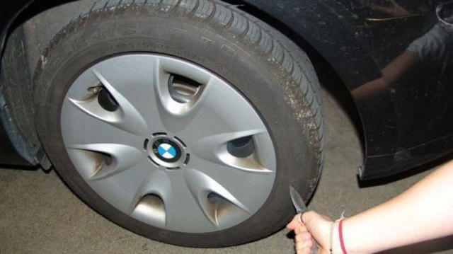 Die Reifenstecher kamen in der Nacht. | Foto: Symbolbild, Archiv