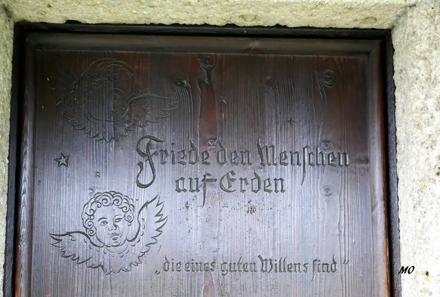Friede den Menschen auf Erden, Stille-Nacht-Kapelle, Oberndorf