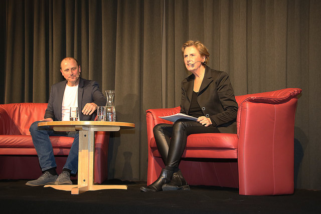 Szenen einer Ehe: Michael Hufnagl und Gabriele Kuhn im Großen Saal der Gartenbauschule Langenlois.