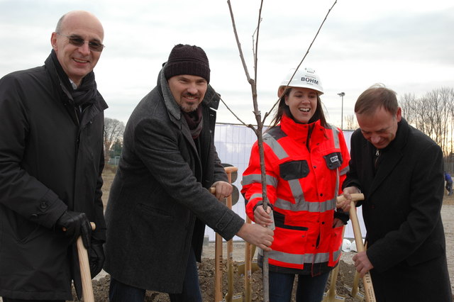 Architekt Heinz Lindner (li), magdas-Geschäftsführer Michael Kleinbichler (mitte) und BV Gerald Bischof (re)