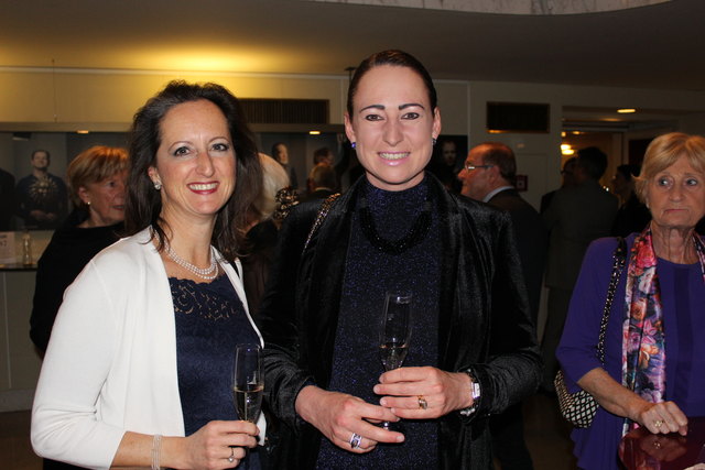 Bezirksjägermeisterin Innsbruck-Stadt Fiona Arnold (r.) mit ihrer Freundin