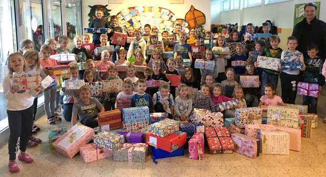 Die Kinder spendeten 3.000 Weihnachtspakete für Waisenkinder in Rumänien, Moldawien und in der Ukraine. | Foto: Round Table 39 Kitzbühel