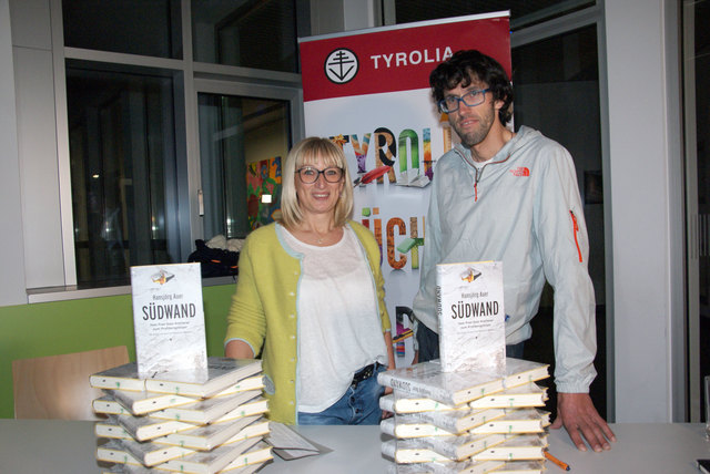 Hansjörg Auer und Tyrolia-Filialleiterin Ingeborg Strobl.