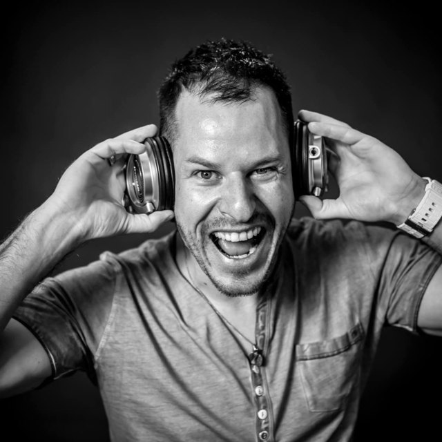 Toni Wolligger ist als DJ Antonio Cruz unterwegs - und so nebenbei Experte für die richtige Wintersportausrüstung | Foto: KK/FB/Wolligger