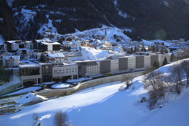 Mit 1,5 Mio. Nächtigungen (+1,0 %) bleibt Ischgl auch im Tourismusjahr 2016/17 unangefochten an der Spitze des Bezirkes Landeck. | Foto: Franz Vogt