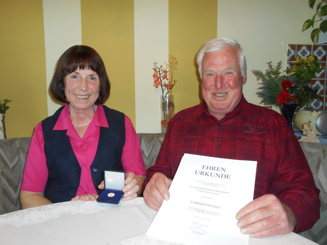 Seit 50 Jahren verheiratet sind Gertraud und Johann Oberngruber. | Foto: Foto: Gemeinde