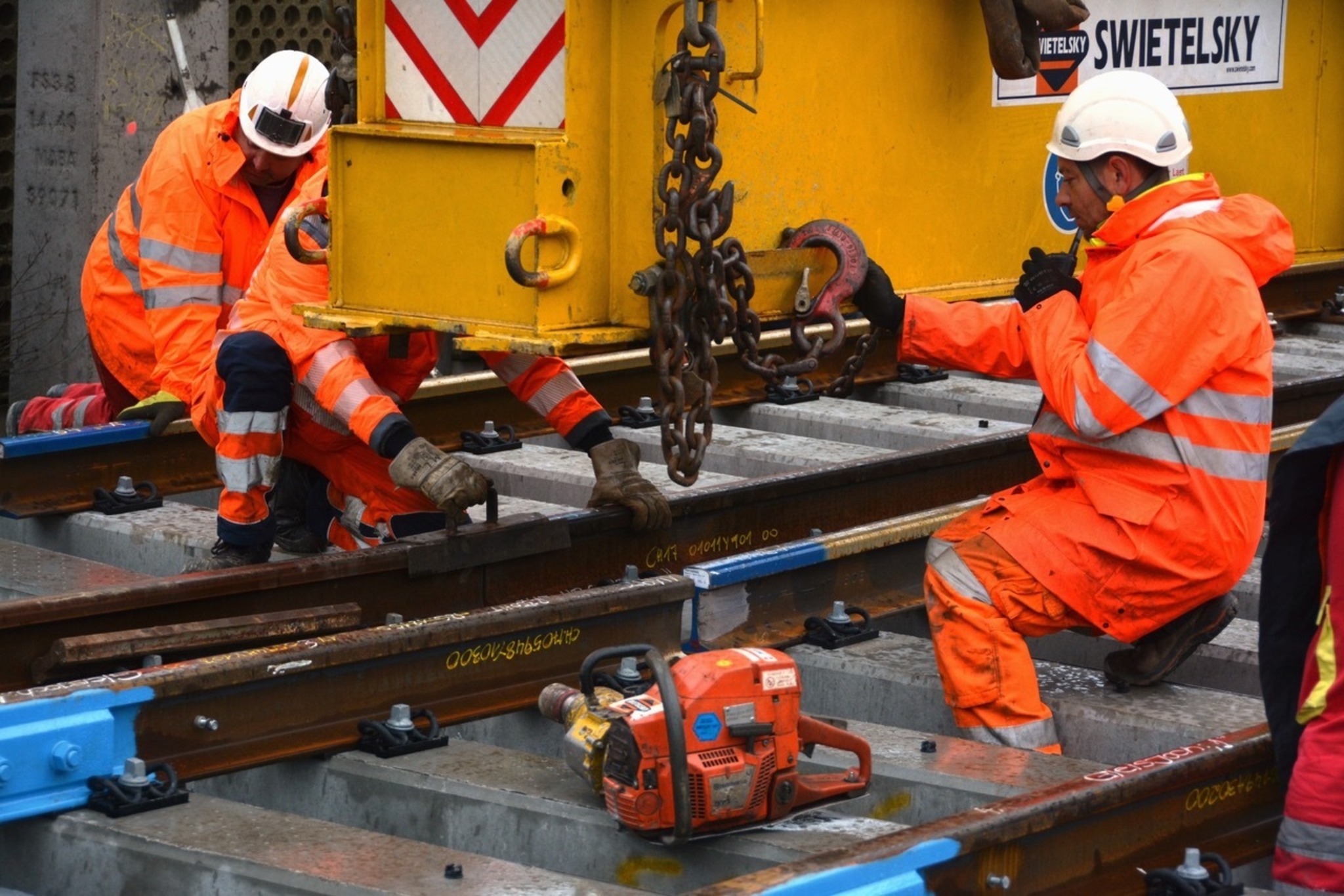 Neue Schienen und Schienenersatzverkehr auf der Aspangbahn Wiener