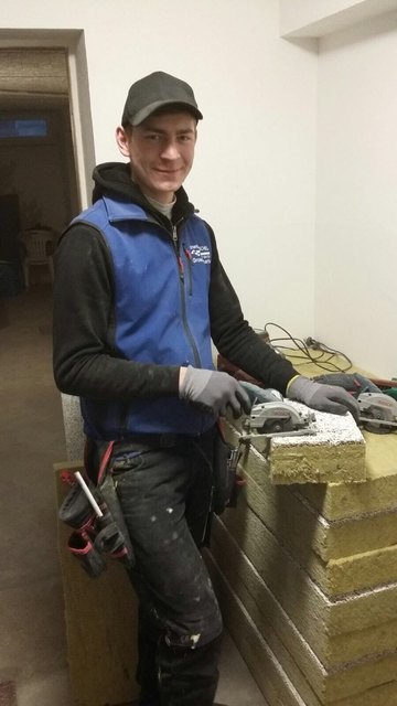 Lukas Führer lernt das Handwerk des Stuckateurs und Trockenbauers.