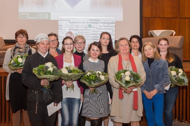 Irmgard Wörtl, Johannes Kepler, Alexandra Stanzl, Ursula Hein, Yvonne Pögner, Alexandra Lindtner, Marta Cislak, Iris Daxecker, Lisl Wagner-Bacher, Martina Schubtschik | Foto: Gerhard Kisser (www.flashface.com)