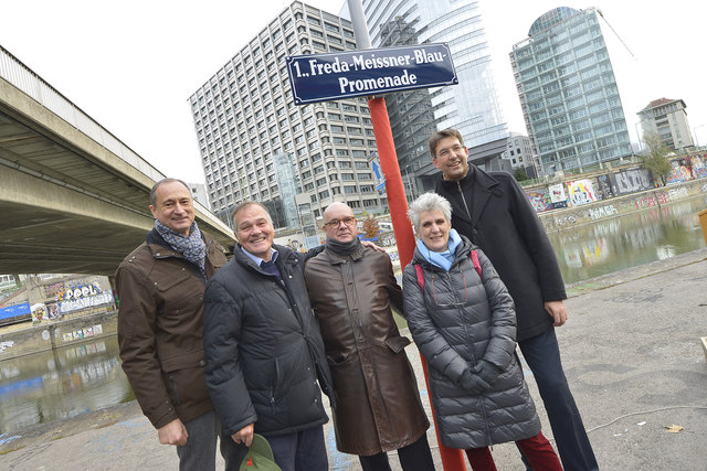 Bei der Enthüllung: Andreas Mailath-Pokorny, Ron Schmutzer, Nicolas Pawloff, Birgit Meinhard-Schiebel und Markus Figl (v.l.). | Foto: PID/Kromus