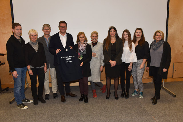 Mathias Spanring, Angelika Libisch, Christoph Stumtner, Robert Hartlauer, Katharina Ulbrich, Dir. Ute Wiesmayr, Michaela Frech, Mara Bierbauer, Maya Kernegger und Edda Wiesmayr | Foto: Hartlauer
