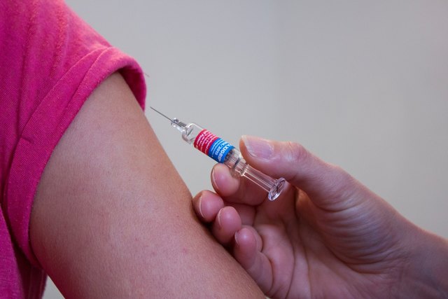 Besonders Kleinkinder und Erwachsene ab 50 Jahren zählen zu den Riskigruppen für eine Pneumokokken-Infektion. | Foto: Pixabay