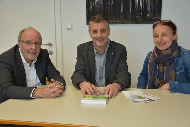 Vizerektor Alfred Klampfer, Mitte, Christoph Freudenthaler aus St. Georgen an der Gusen und Elisabeth Oberreiter aus Kronsdorf,  Private Pädagogische Hochschule der Diözese Linz (PHDL)