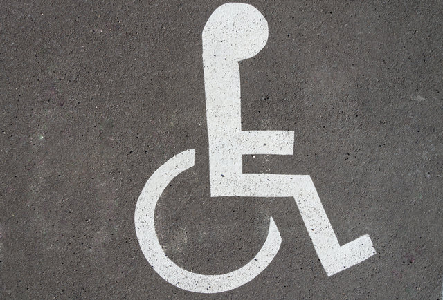 Parkplatz für Menschen mit Behinderung