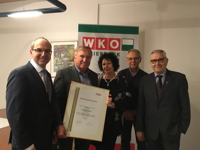 Vlnr: Andreas Schlemmer, WKO Weiz; Wolfgang Enthaler, Romana Enthaler, Heinz Schwindhackl, Obmann Tourismus Weiz; Heinz Habe.
