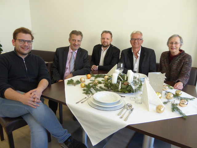 StR. Alexander Petznek, Dir. Peter Zemann, StR. Ronald Altmann, VBgm. Gerhard Weil und HAK/HAS-Dir. Ulrike Wiedersich (vlnr).