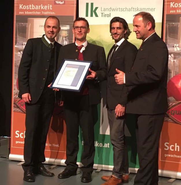 Landwirtschaftskammerpräsident Josef Hechenberger, Andreas Webhofer, Festredner Enrique Gasa Valga und LH-Stv. Josef Geisler (v. li.). | Foto: privat