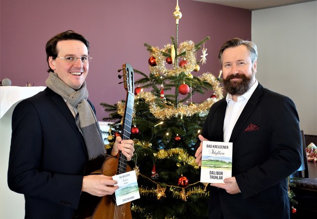 Gitarrist Christian Haimel und Buchautor Dalibor Truhlar (re.) | Foto: Konrad Kastner