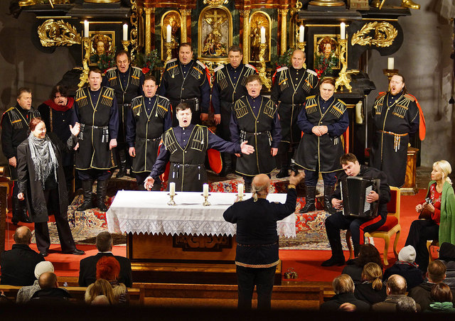 Es werden Weihnachtslieder aus Ost und West zu hören sein. | Foto: Bolschoi Don Kosaken