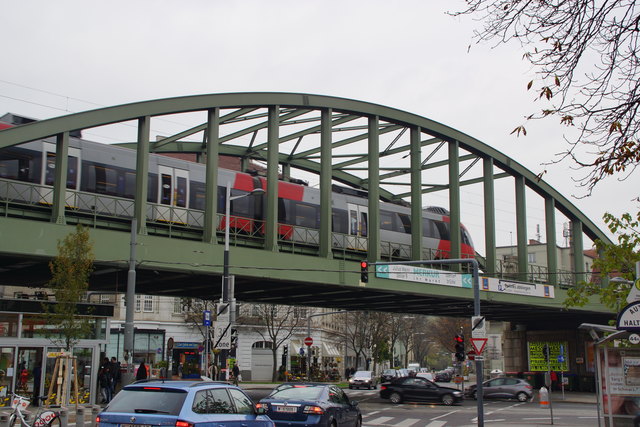 Die Vorortelinie ist eine Lebensader für die Westbezirke. Die Bezirkspolitik wünscht sich seit Jahren eine Taktverdichtung. | Foto: Alois Fischer