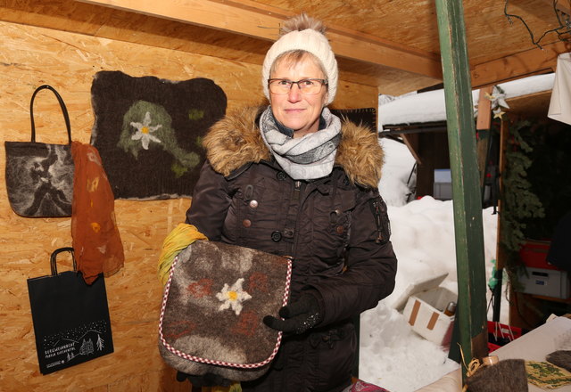 Taschen aus gefilzter Wolle.