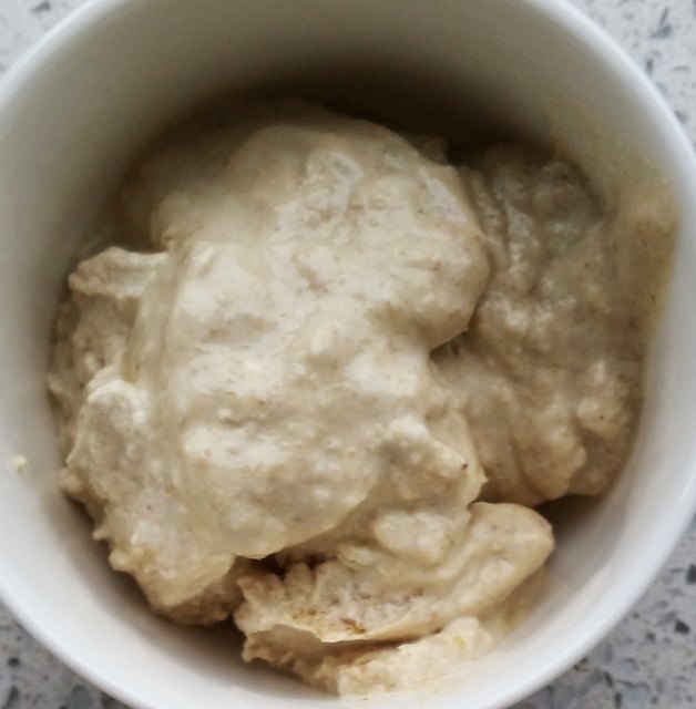 mit Joghurt verfeinert