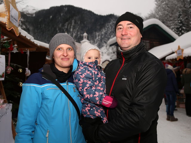 Sandra und Manfred Rust mit klein Maria.