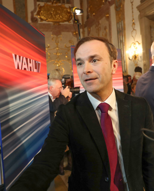Bernhard Auinger bei Bekanntgabe der Wahlergebnisse im Schloss Mirabell | Foto: Neumayr