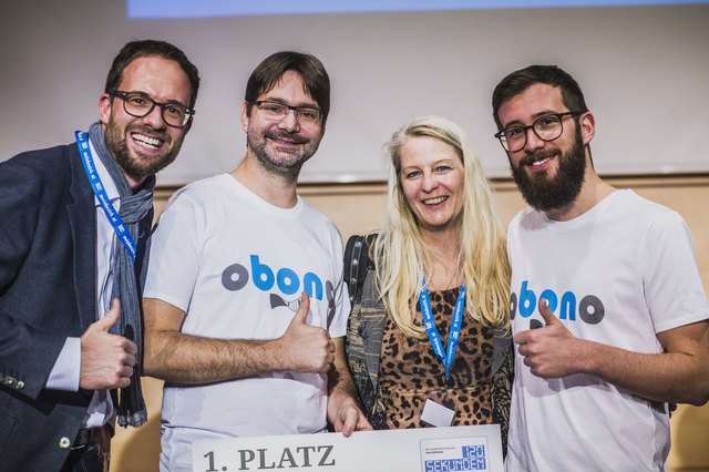 Holten den 1. Platz der "120 Sekunden" der Bezirksblätter als beste niederösterreichische Geschäftsidee: Simon Tragatschnig und Patrick Gaubatz.