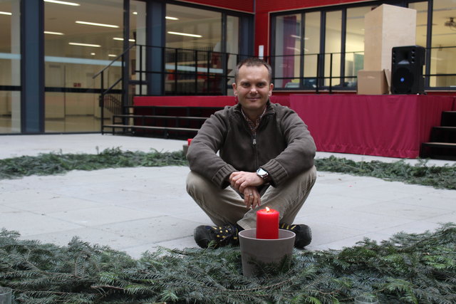 Thomas Diesenberger ist Diakon und Religionslehrer an der HAK Schärding: "Weihnachten hat die Chance, die Familie zu stärken und so die Gesellschaft zu verändern."