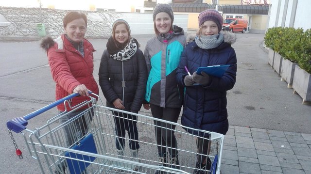 Leonie Theuerkauf, Christina Haumer und Sophie Edermayr bei der Befragung