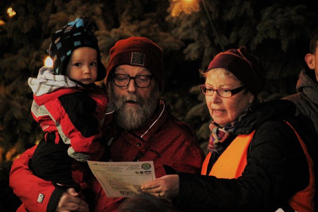 Singen für Humanität - rund 200 Menschen folgten der Einladung.