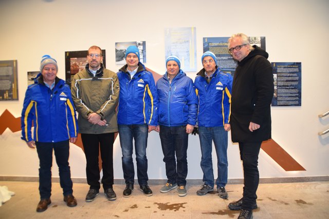 GF Georg Geiger, Pfarrer Willi Pfurtscheller, GF Stefan Mangott, Bürgermeister Paul Greiter, Betriebsleiter Ernst Thurnes und Architekt DI Hanno Vogl-Fernheim