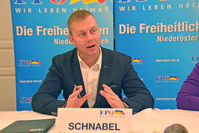 Alexander Schnabel: "Pflegeheime sind überfüllt."