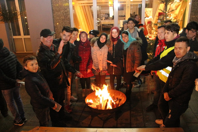 Ein wärmendes Licht und Barmherzigkeit spüren - eigentlich sollte das gerade in der Weihnachtszeit allen Menschen vergönnt sein.