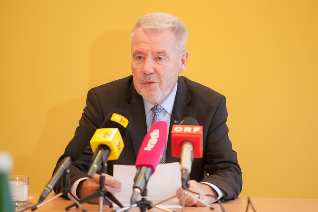 Klaus Schneeberger, Klubobmann der niederösterreichischen Volkspartei, gab einen Ausblick auf die anstehende Landtagssitzung und zog Bilanz über die endende Legislaturperiode.